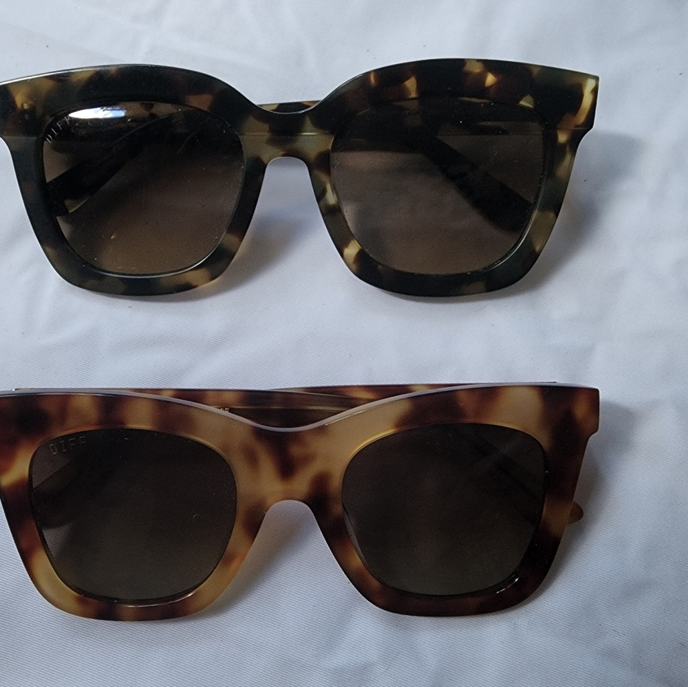Pair of Diff sunglasses